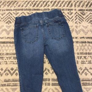 Isabel Maternity Jeggings by Ingrid and Isabel size 6